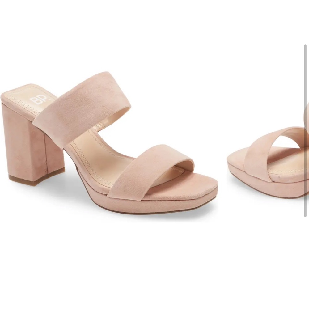 NEVER BEEN WORN Blush Suede slide Sandal